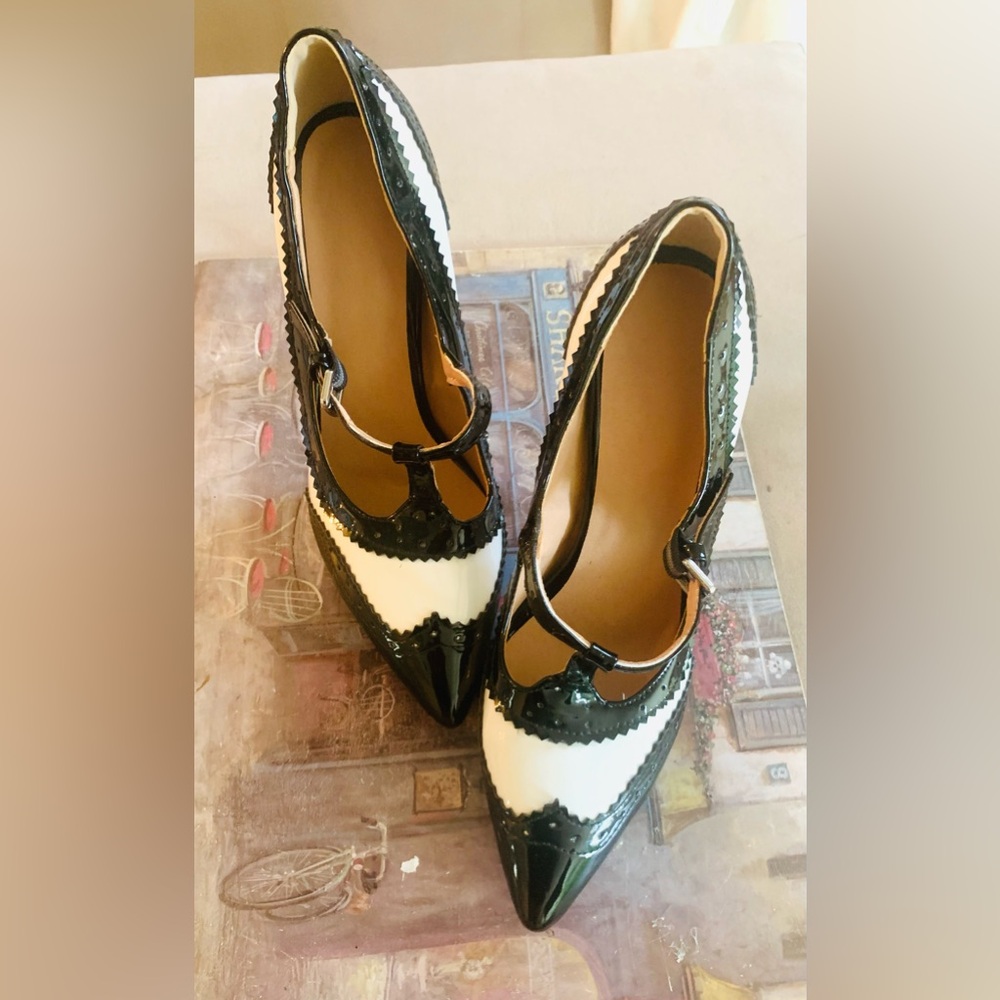 Black & White T-Strap Pumps - Picture 10 of 12